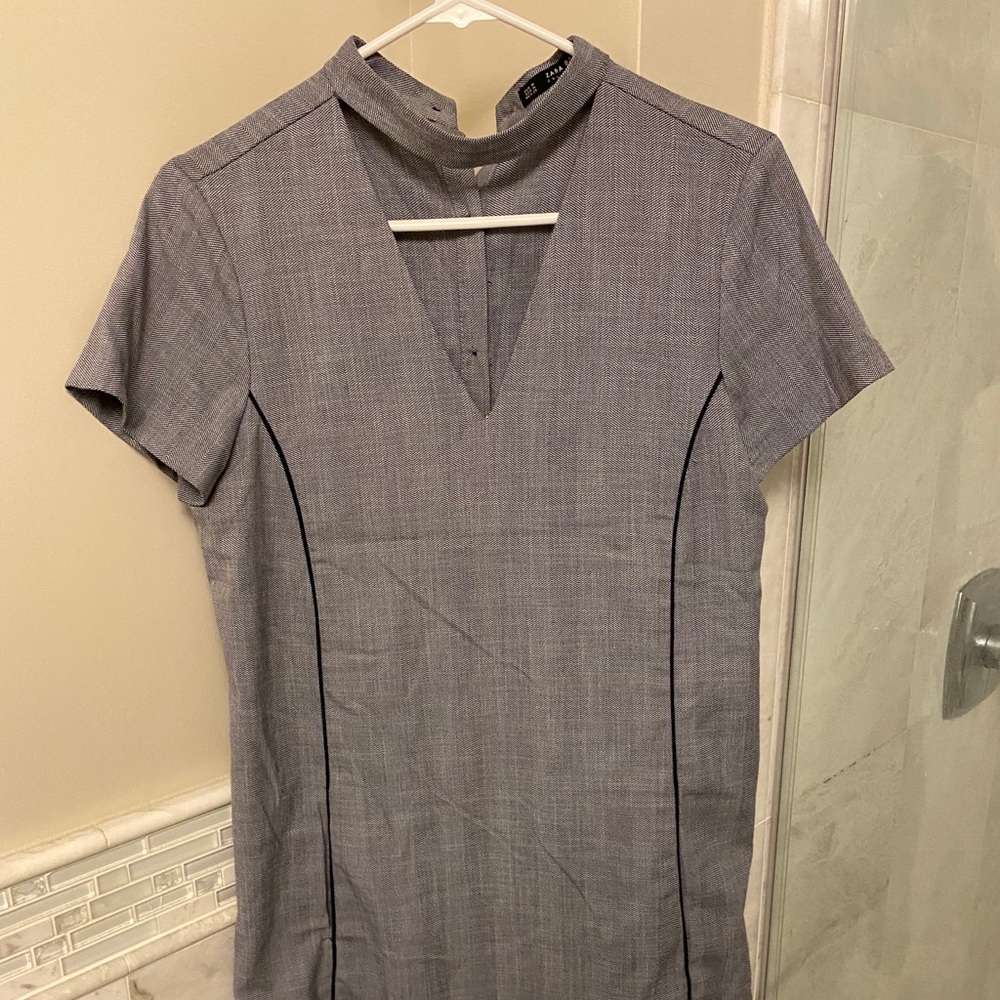 gray Zara dress/ neck cutout/ button up back/M